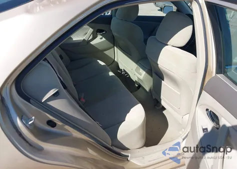 2011 Toyota Camry Le z USA, uszkodzony, nr VIN 4T1BF3EK8BU609587